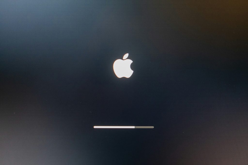 THE Sfields Group IUpdate for dun & Bradstreet image of an update loading. 
